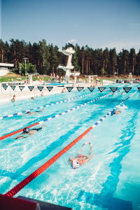 Kuvaaja Teemu Heikkilä Sveitsin uimala altaat.jpg