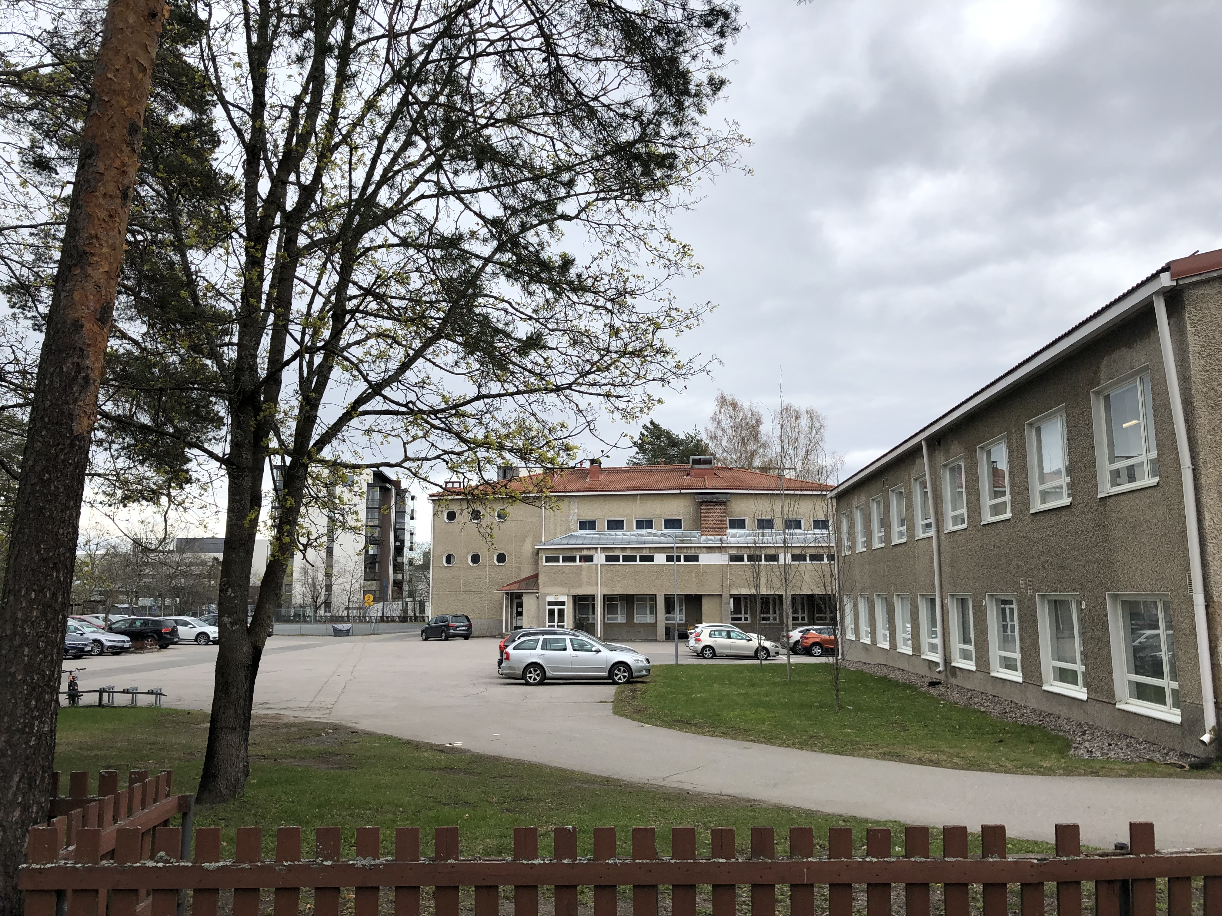 10_Uuden koulun huoltopiha.JPG