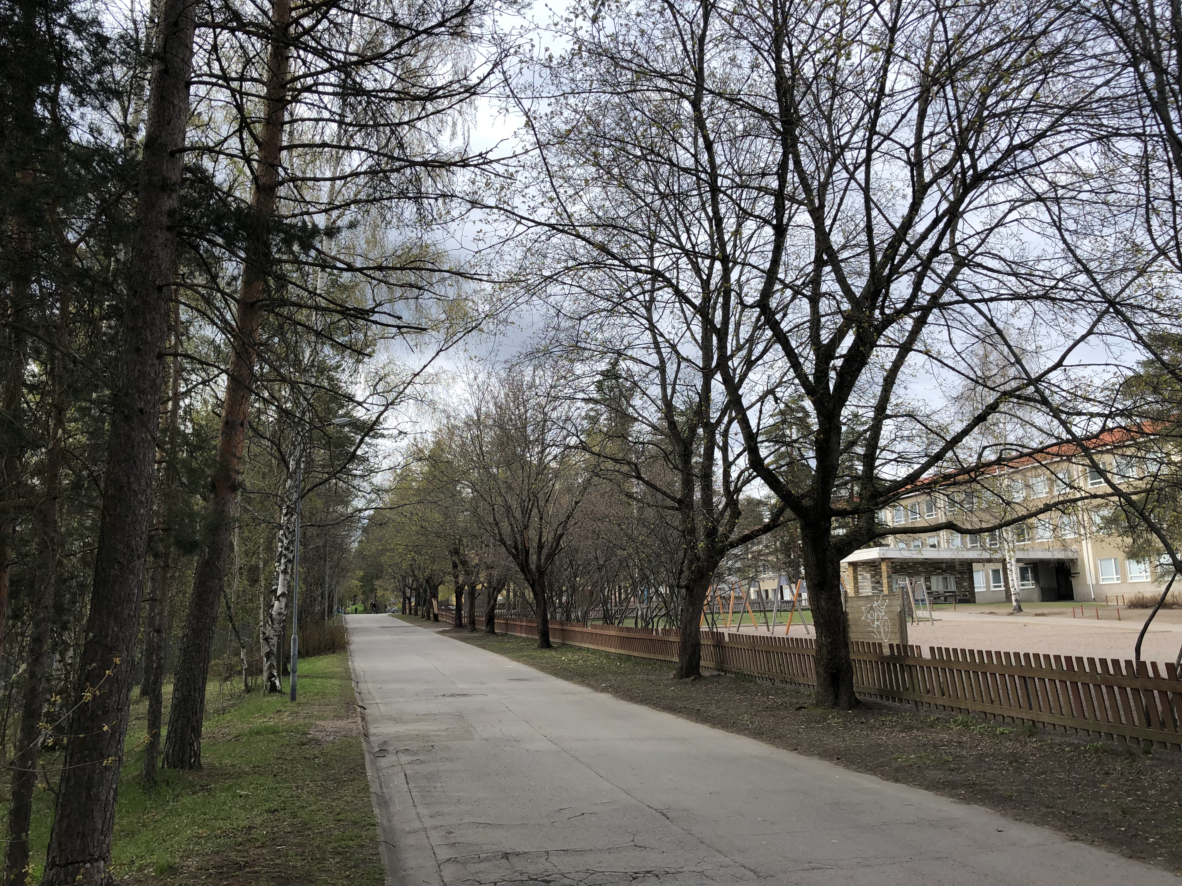 13_Ratakadun puistokäytävä.JPG