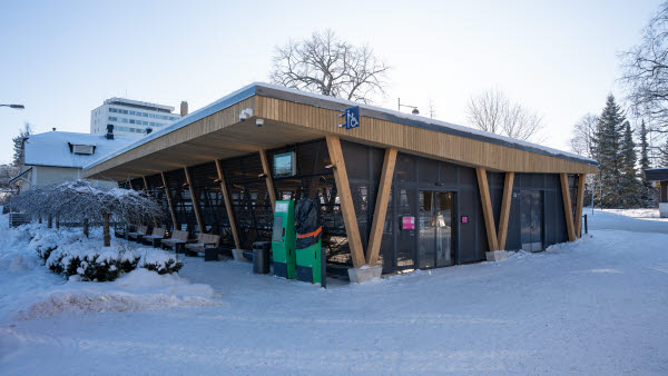 Pyöräpysäköintirakennus.