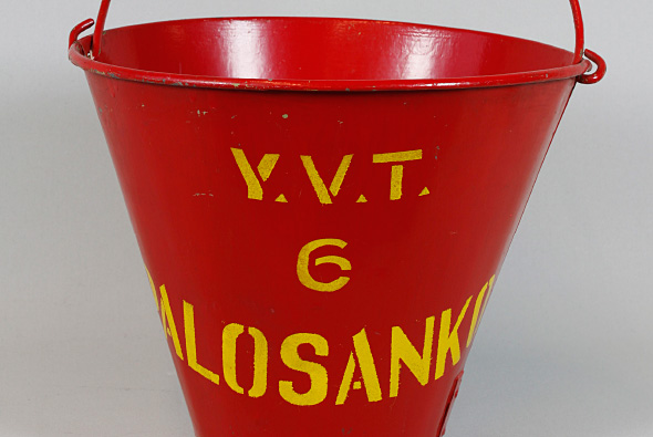 Punainen ämpäri
