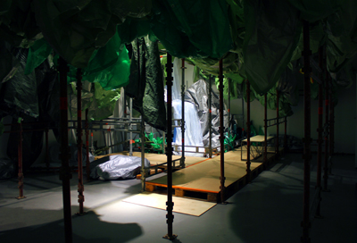 Pia Sirénin installaatio Oasis Pia Sirénin installaatio Oasis
