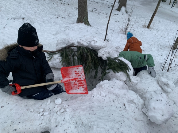 lisää linnan rakennusta