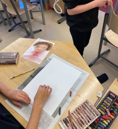 muotokuvan piirtämistä