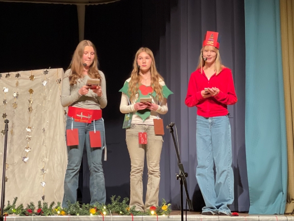 Joulujuhlan juontajat