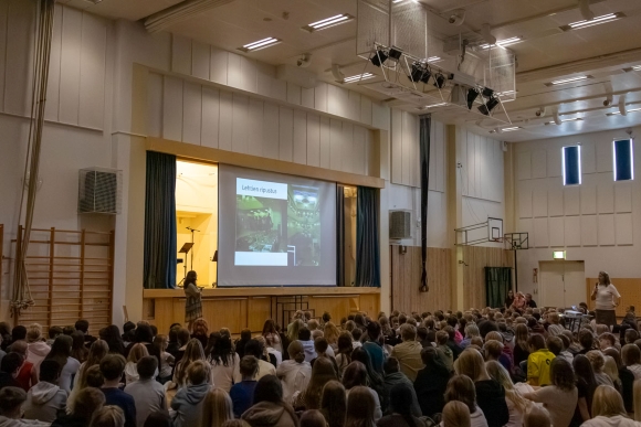 Tapiksen historiaa powerpoint esityksenä