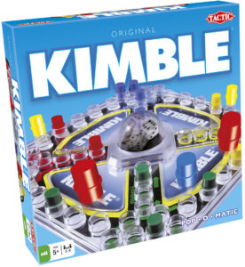 Kuvassa on pystyasennossa oleva Kimble-pelin pakkaus.