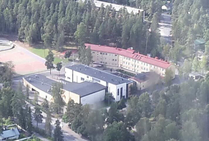 Puolimatkan koulu, ilmakuva 2015, kuva: T. Tamminen Ilmakuva koulusta