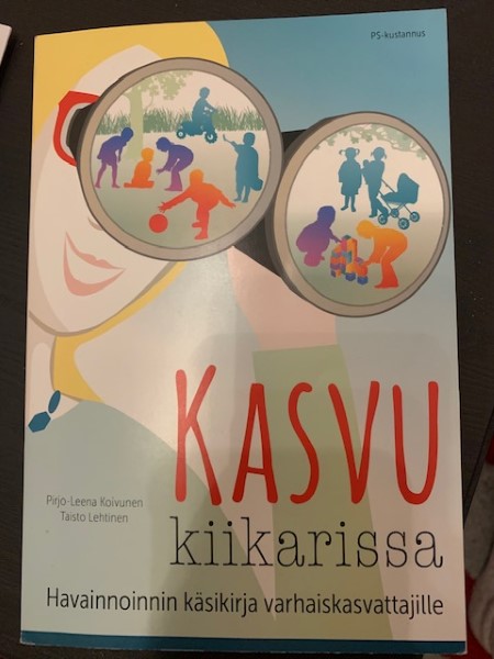 kuva kirjan "Kasvu kiikarissa" etukannesta.